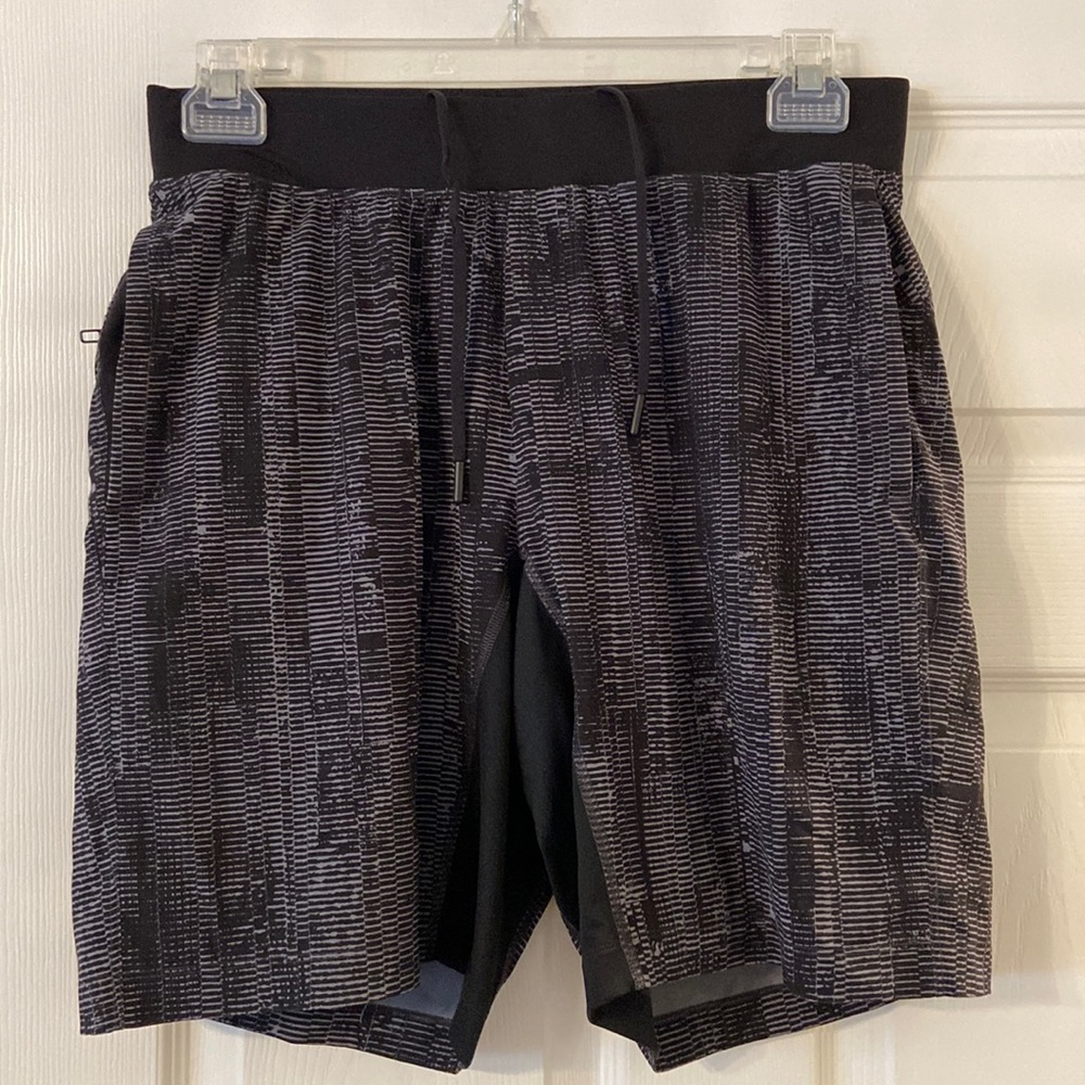 Lululemon Man Shorts size L inseam 9” excellent condition color black -gray